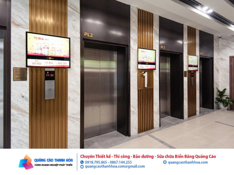 Màn hình LCD quảng cáo thang máy